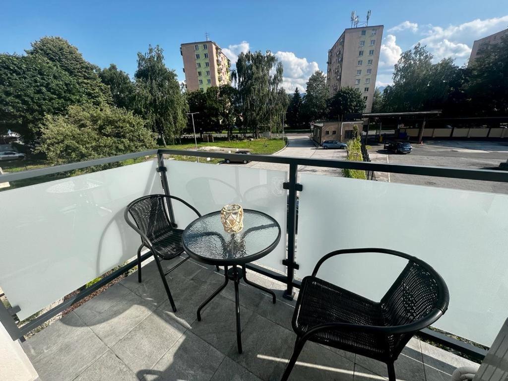 Urban Green Apartment Liptovsky Mikulas Bagian luar foto