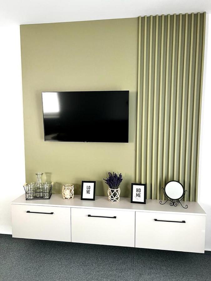 Urban Green Apartment Liptovsky Mikulas Bagian luar foto