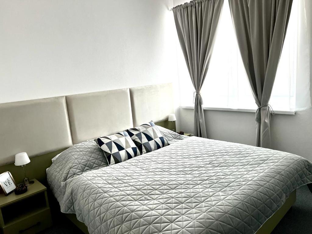 Urban Green Apartment Liptovsky Mikulas Bagian luar foto